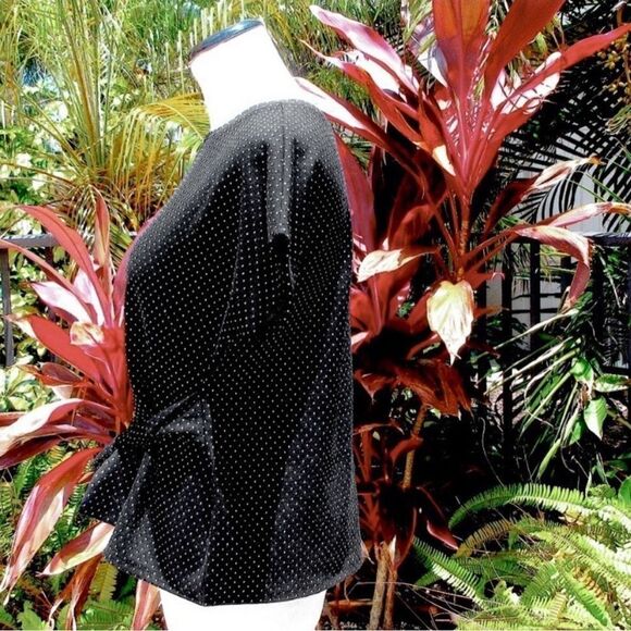 🍍3/$15🍍 Express Black & White Dot Front Tie Top - Picture 3 of 6